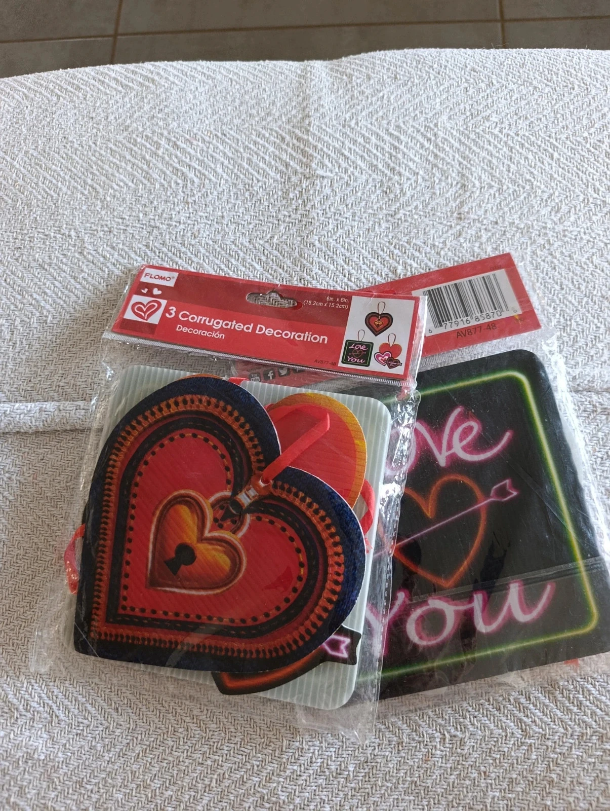 Lot de 2 paquets de décorations Saint-Valentin FLOMO – 3 suspensions par paquet – Neufs